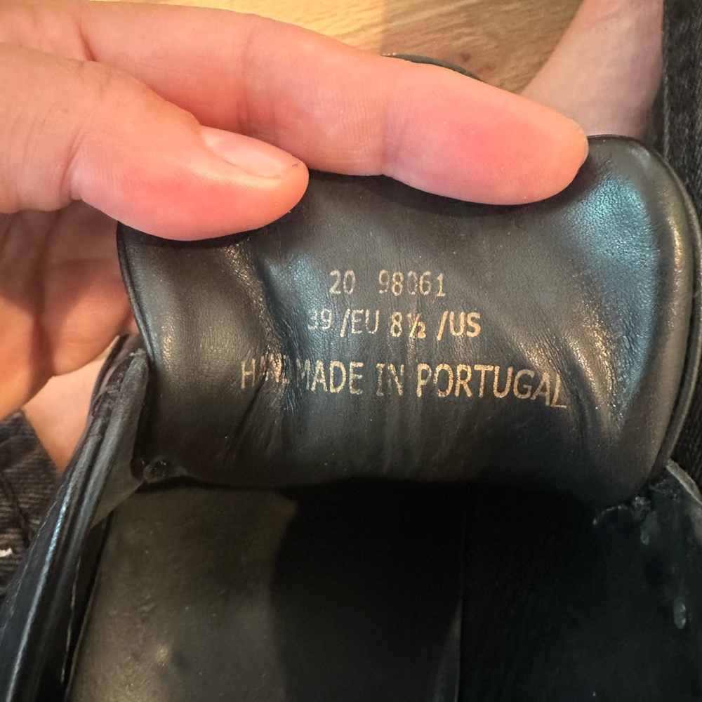 Axel Arigato Black/ White Sole View 3